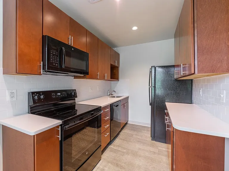 107 Bloomingdale Ave — Photo 12