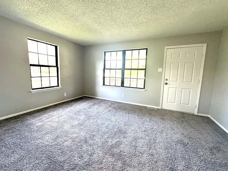 10063 Northgate Dr — Photo 5