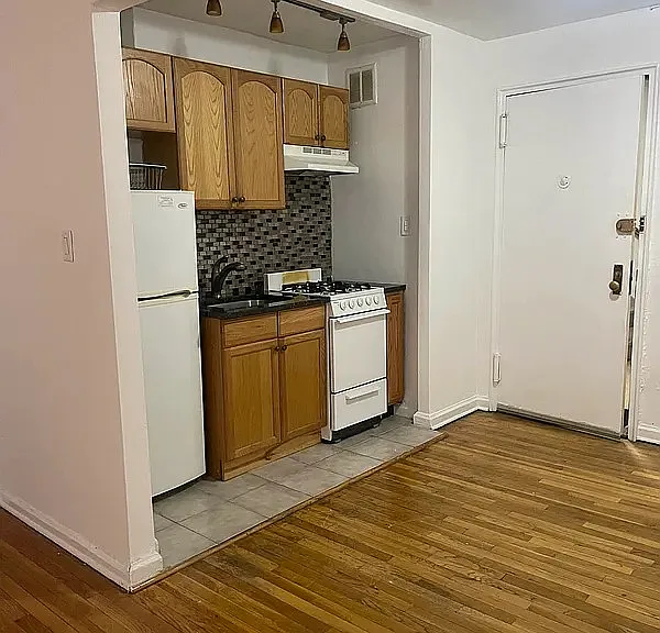 6435 Yellowstone Blvd #4L — Photo 3