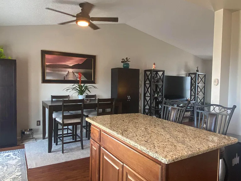 Kitchen / Dining room