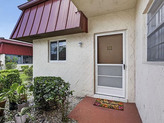 3rd image of 12020 W GREENWAY Drive #101