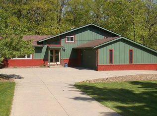 8013 Ridgedale Rd, North Royalton, OH 44133