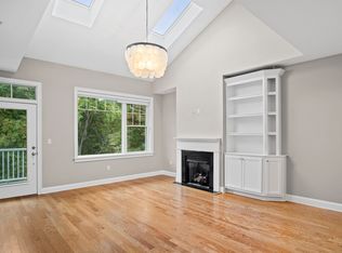 2 Inwood Dr APT 3006, Woburn, MA 01801