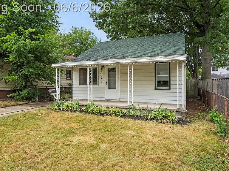 23773 Hazelwood Ave — Photo 3