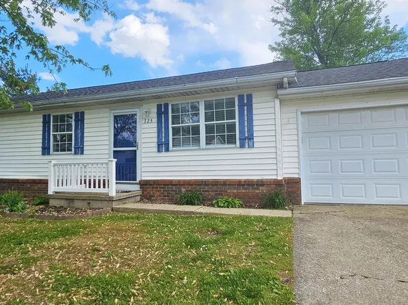 725 Ficklin St, Mount Carmel, IL 62863