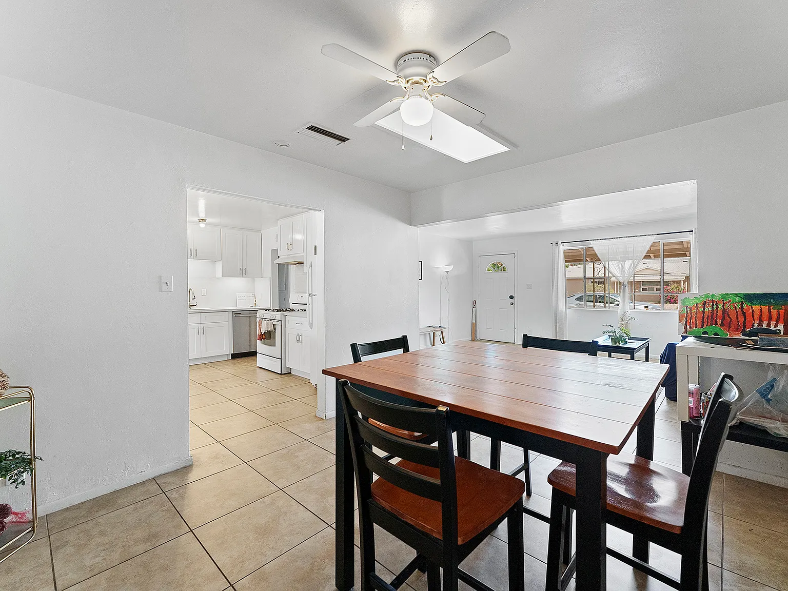 5 bed, 2065 sqft, $725 — Photo 3