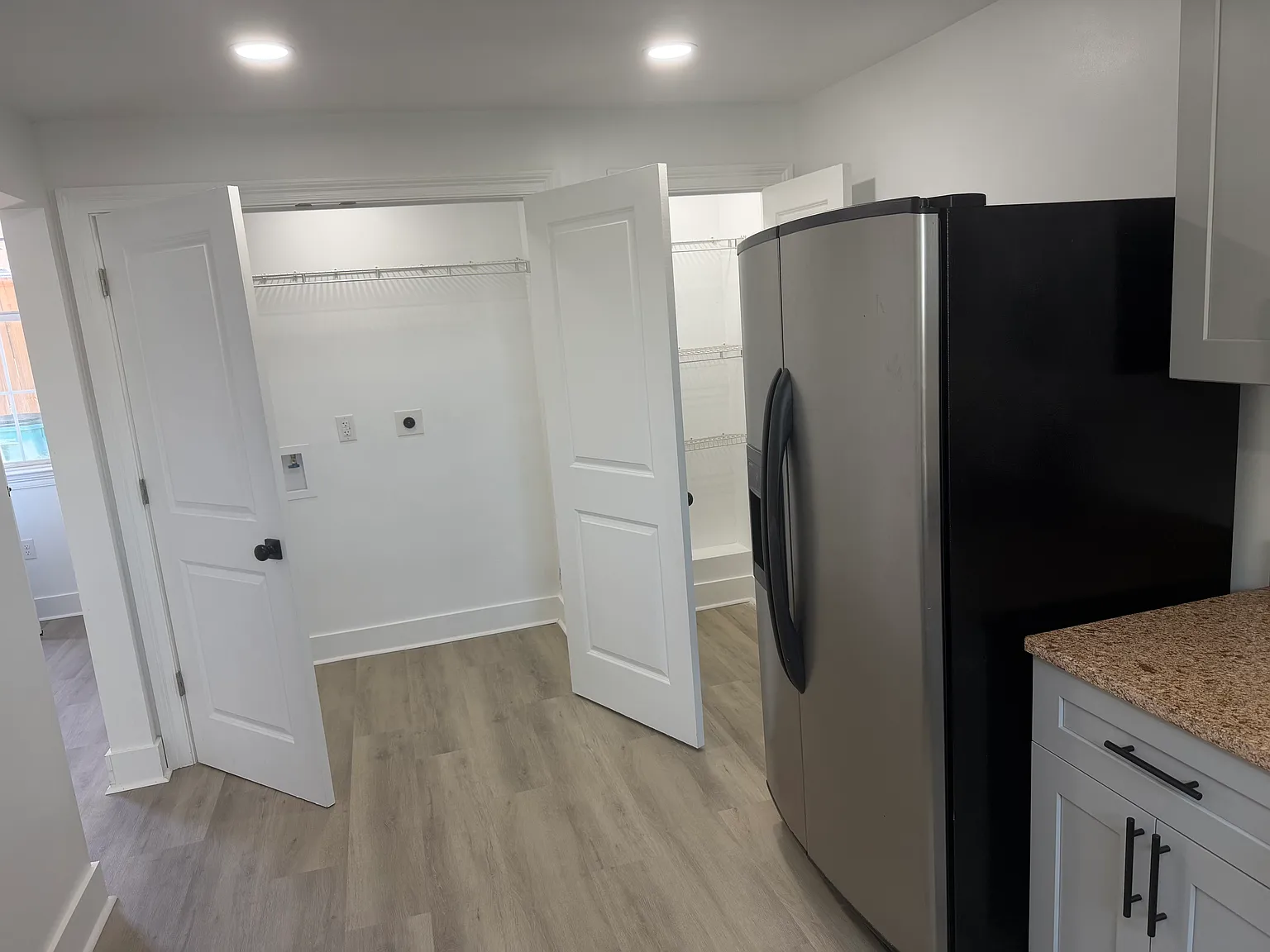 3 bed, 900 sqft, $1,850 — Photo 2