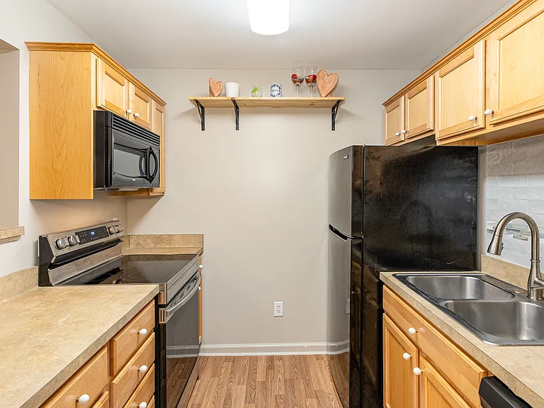 2216 Myron Dr #102 — Photo 10