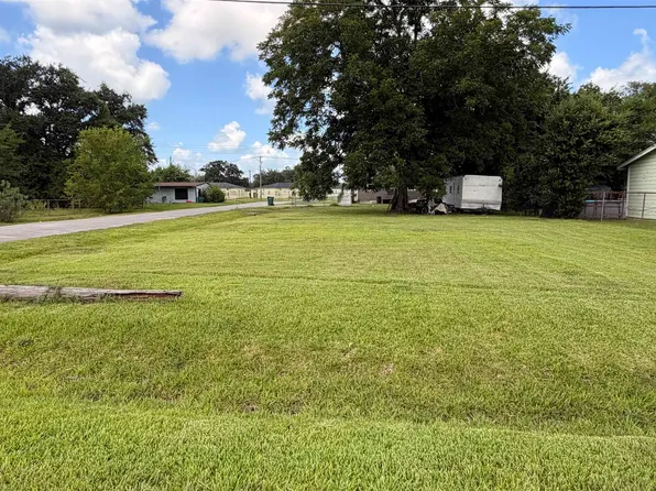 4340 Goliad St, Beaumont, TX 77705