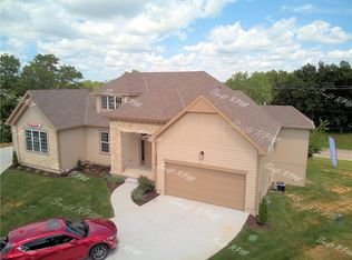 22310 W 76th St #1, Lenexa, KS 66227