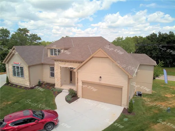 22310 W 76th St #1, Lenexa, KS 66227