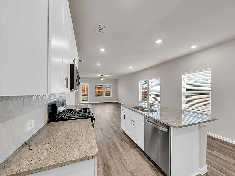 417 Martell Rd — Photo 8