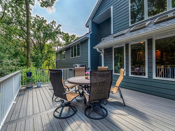 3rd image of 5498 Maple Ridge Ct