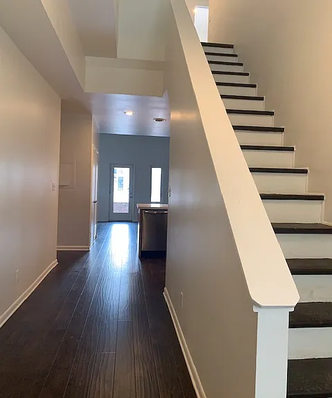 932 James St #3 — Photo 3