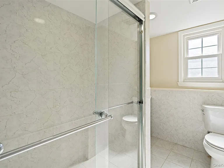445 S Wellwood Ave — Photo 8