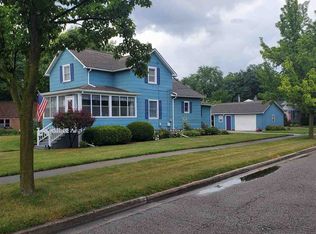 901 Pine St, Essexville, MI