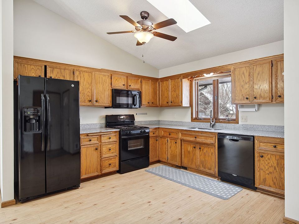 1st image of 908 Gramsey Pl