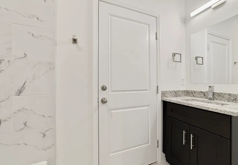 1912 W McNeal Dr — Photo 8