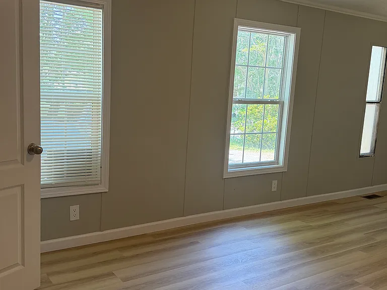 3637 Walhalla Hwy — Photo 22