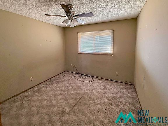 5th image of 914 W Taos St
