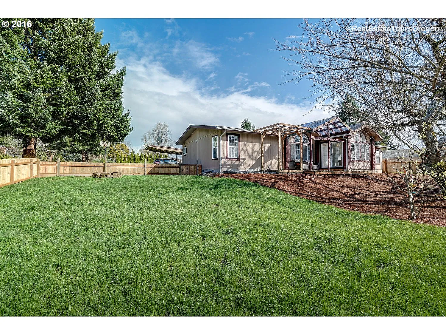9028 SW Line Dr photo 1