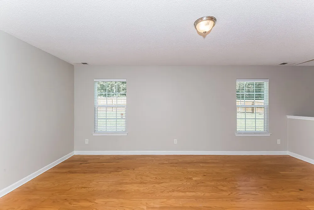 3 bed, 2.5 bath, 1573 sqft, $2,065 — Photo 4