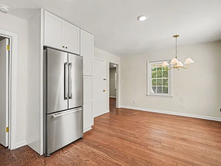 490 Lynnhaven Dr SW — Photo 9