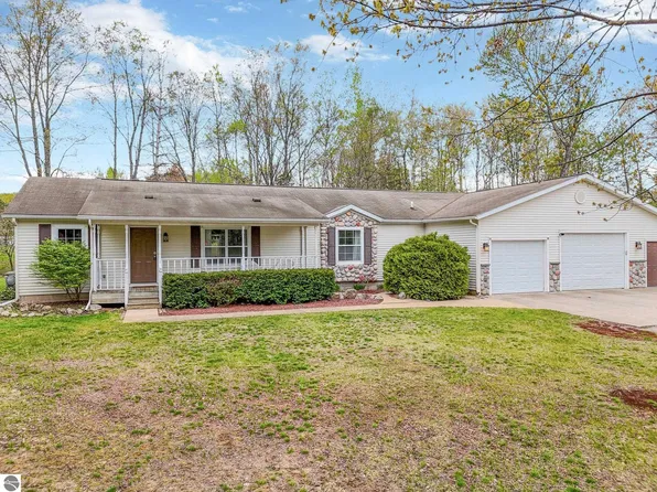 6209 W James Dr, Lake City, MI 49651