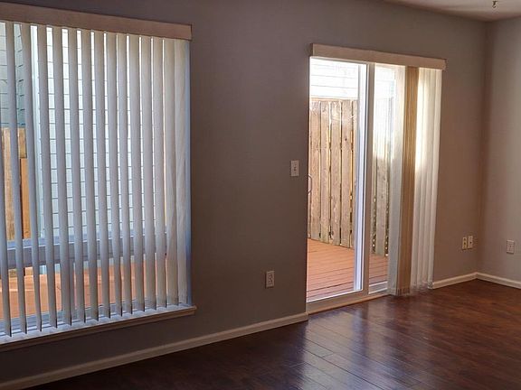 4th image of 76 NW 33rd Pl Unit D