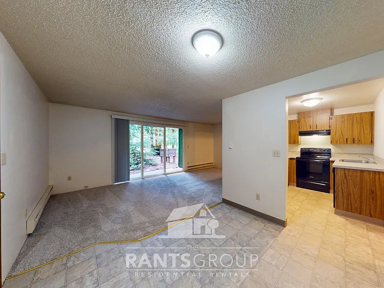Lovely, wooded 2-bedroom apartment with a large private deck and in-unit washer & dryer! — Photo 15