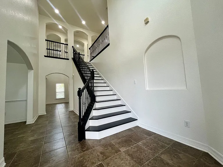13724 Altamirano — Photo 3