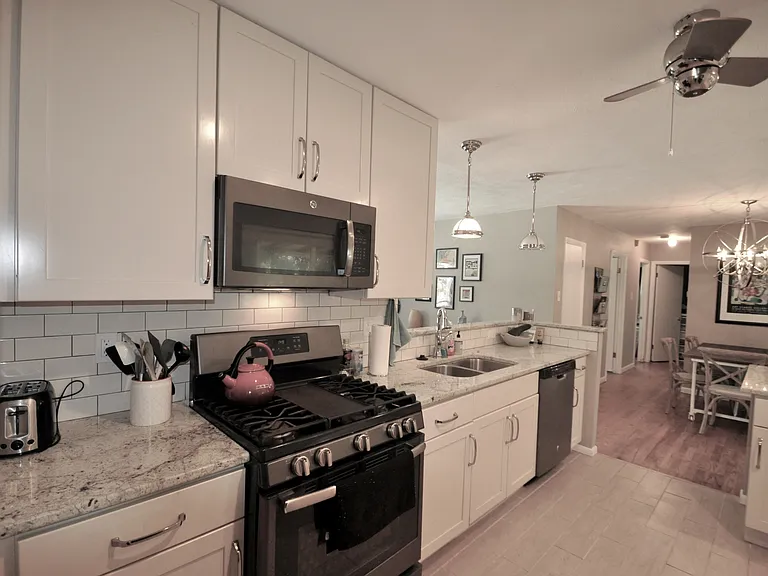 3391 S Holly St — Photo 5