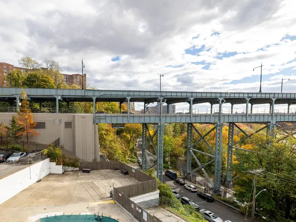 2390 Palisade Avenue image 22 of 24