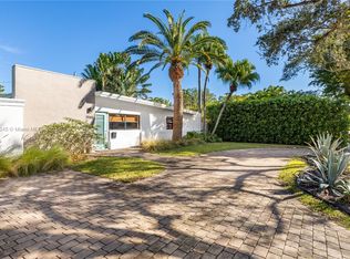 1965 Alamanda Dr, North Miami, FL 33181