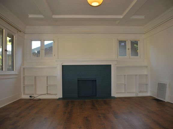 3rd image of 1097 N Sierra Bonita Ave