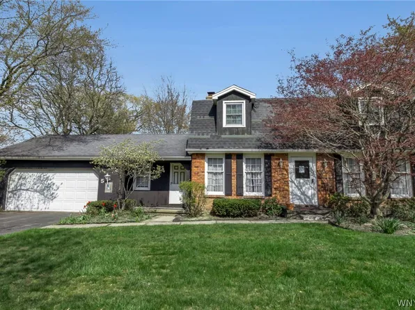 5 Burning Bush Way, Orchard Park, NY 14127