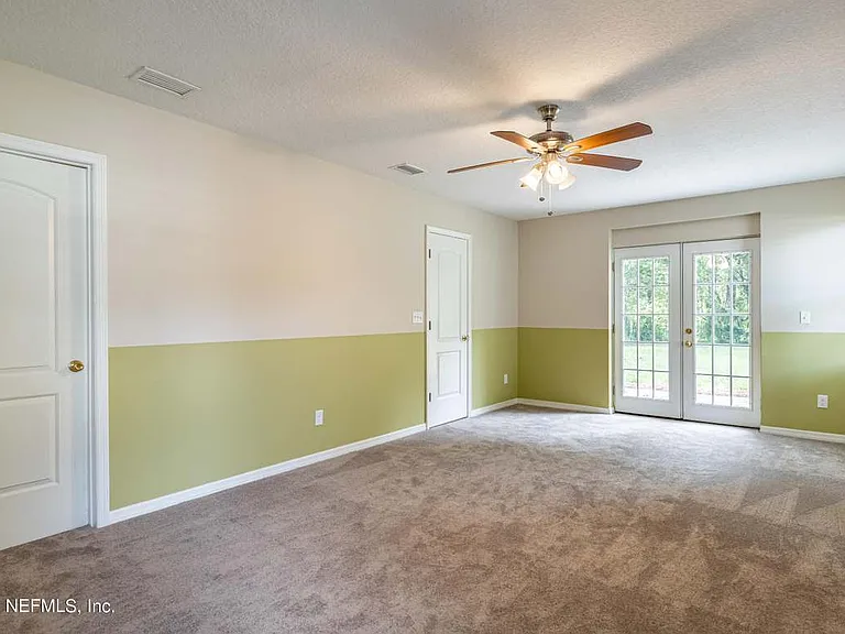 2223 Inwood Cir N — Photo 4