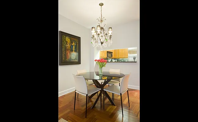 Sold by Douglas Elliman | media 21