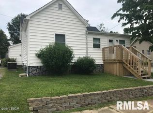 1113 Jefferson Ave, Johnston City, IL 62951