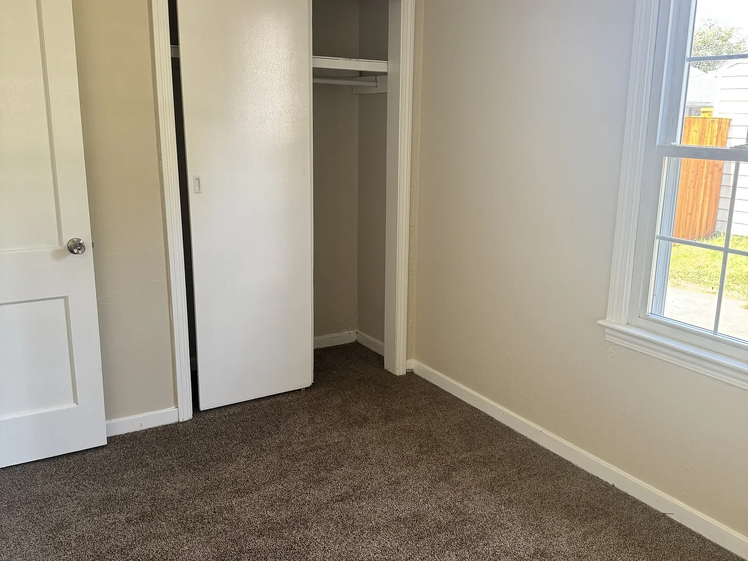 1403 Hosmer Street - 1 — Photo 4