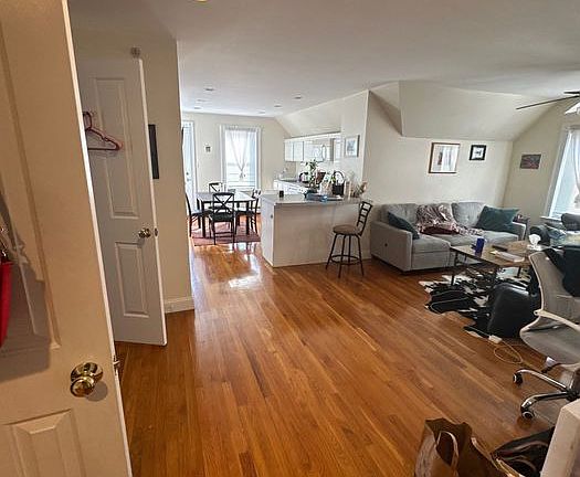 4th image of 163 Willow Ave #3