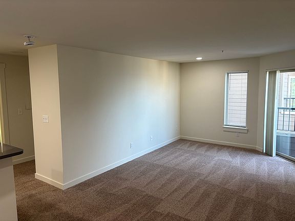 3rd image of 4815 California Ave SW APT 412