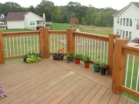 Deck/back yard