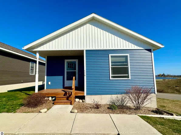1116 Basil Pl, Traverse City, MI 49696