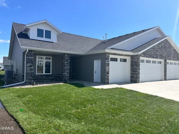 2927 Baltimore Dr, Bismarck, ND 58504