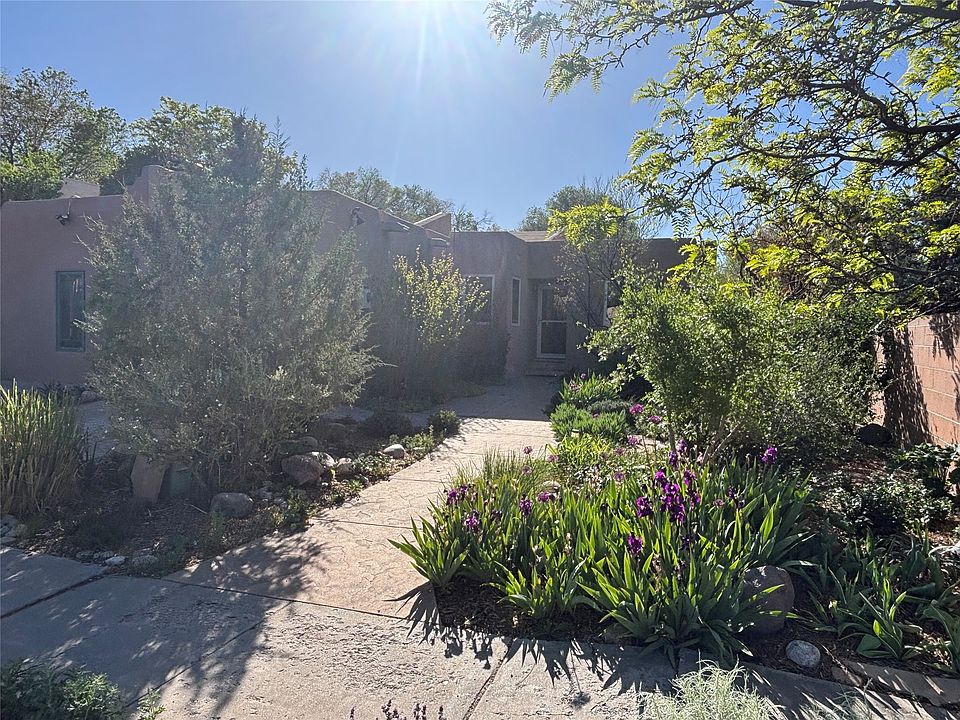 1st image of 1553 Camino La Canada