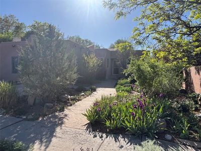 1553 Camino La Canada, Santa Fe, NM, 87501