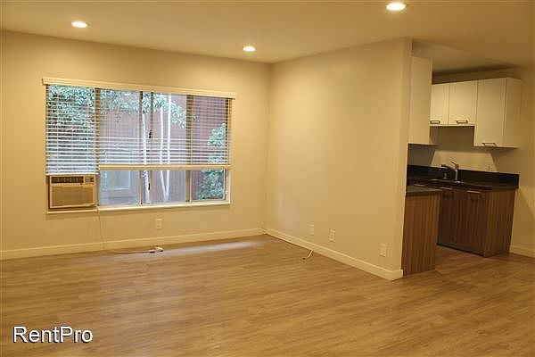 1st image of 11747 Mayfield Ave APT 6