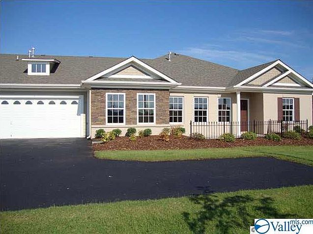 1st image of 4 Moore Farm Cir NW