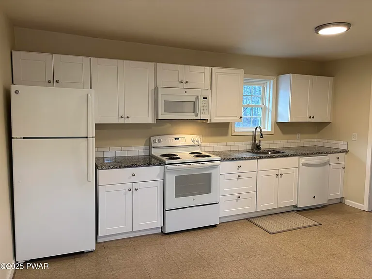 1410 West St #2 — Photo 5